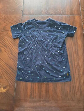 Lee size 7 dinosaur shirt 🦕